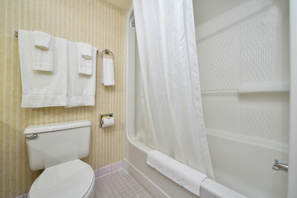 Quality Inn Портсмут Экстерьер фото